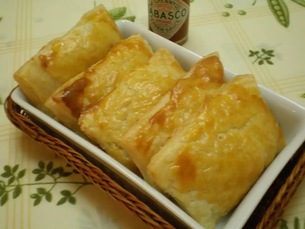 Pastel de Massa folhada com Recheio de Palmito