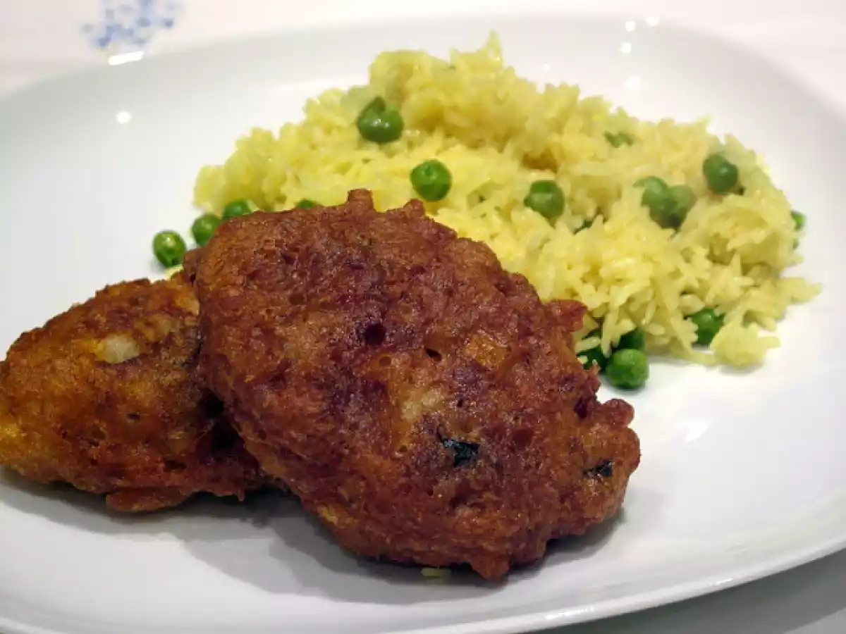 Pataniscas de Atum com Arroz amarelo