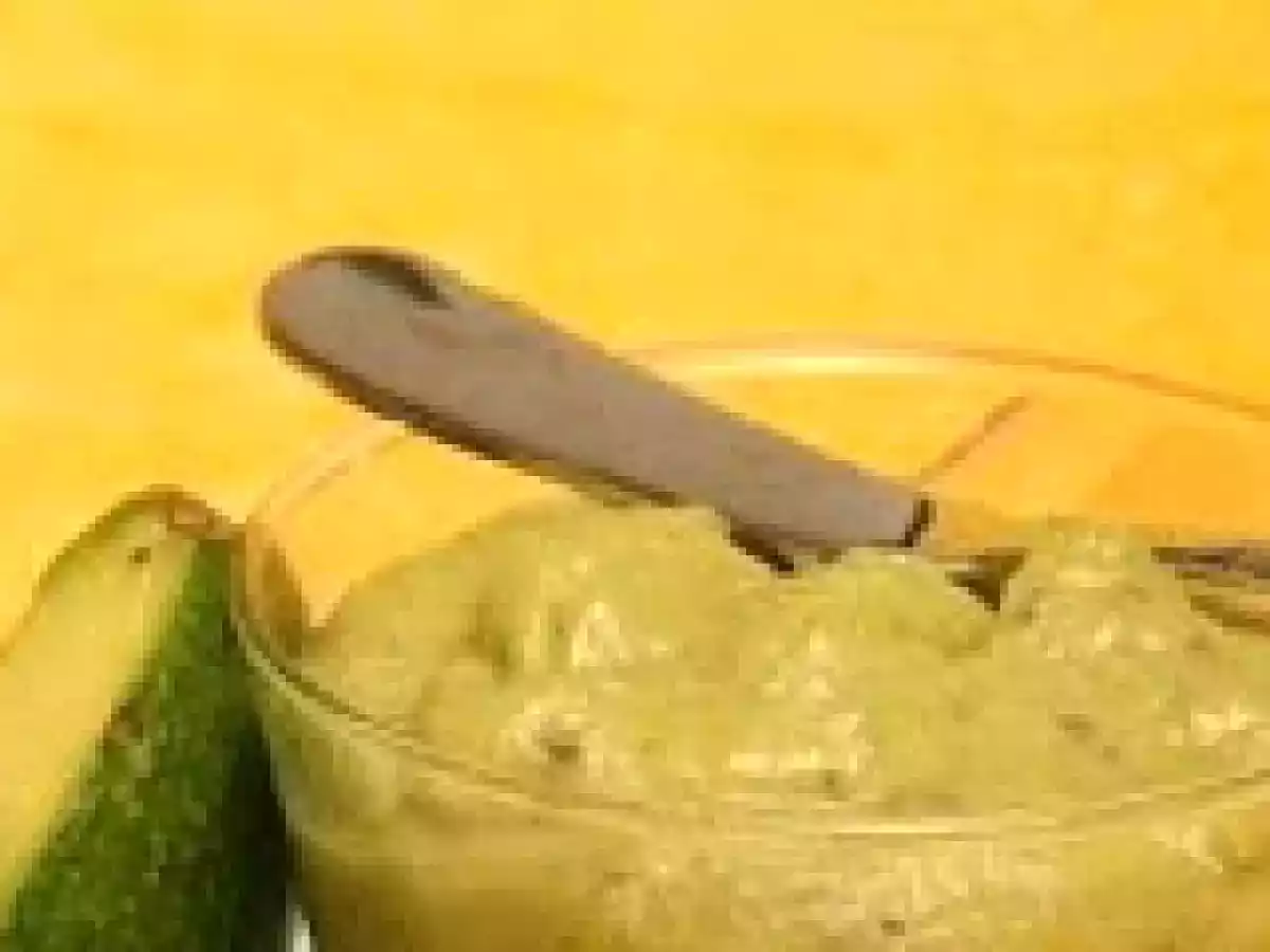 Patê de Abacate com Azeitonas (vegana)