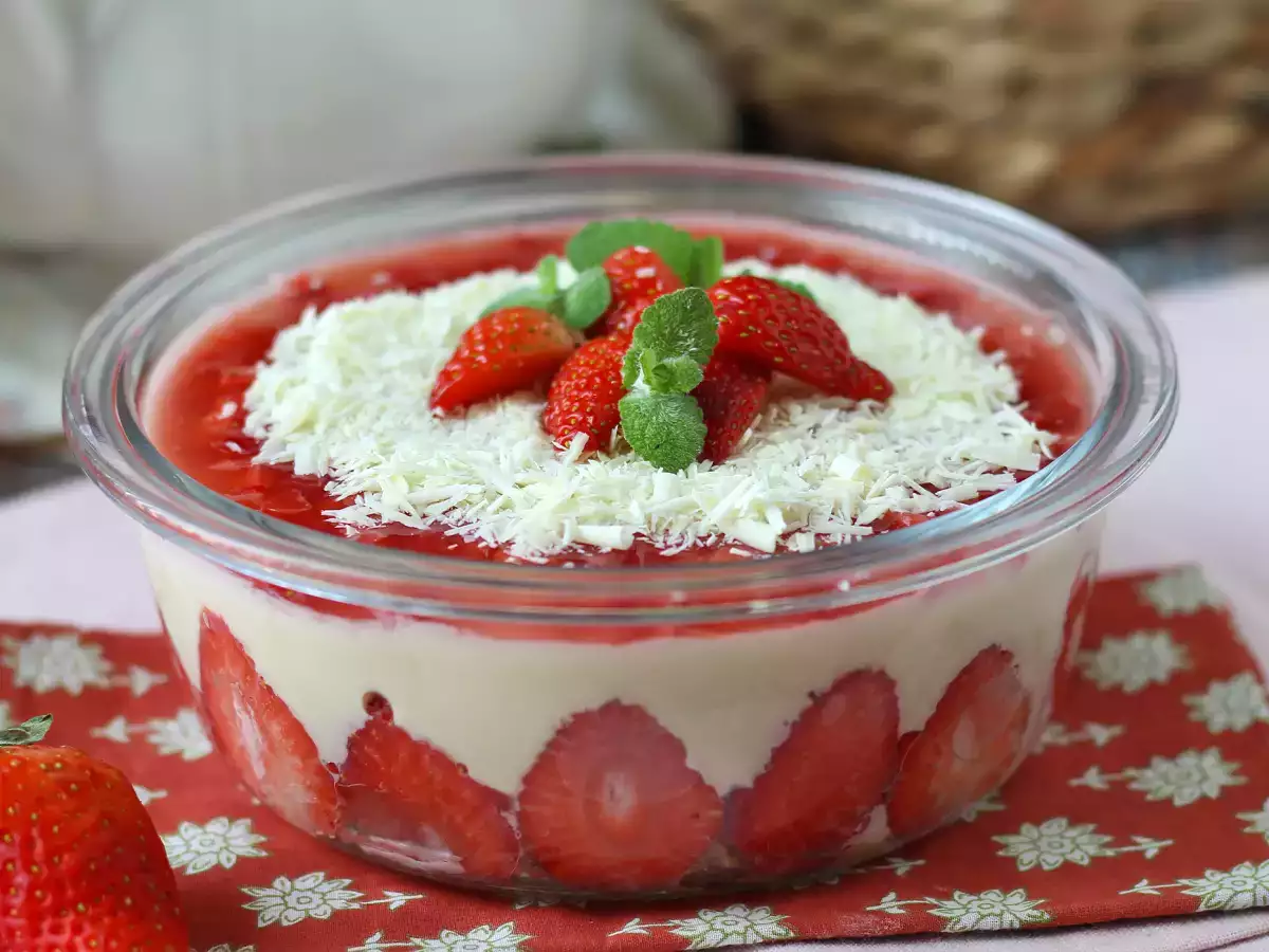 Pavê de morango, a sobremesa gelada e cremosa feita de morangos e leite condensado - foto 3