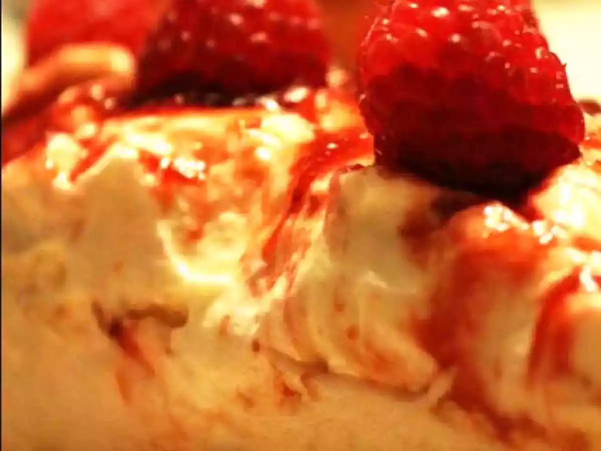 Pavlova com frutos vermelhos - foto 3