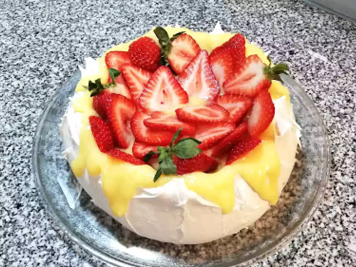 Pavlova com Lemon Curd e Morangos