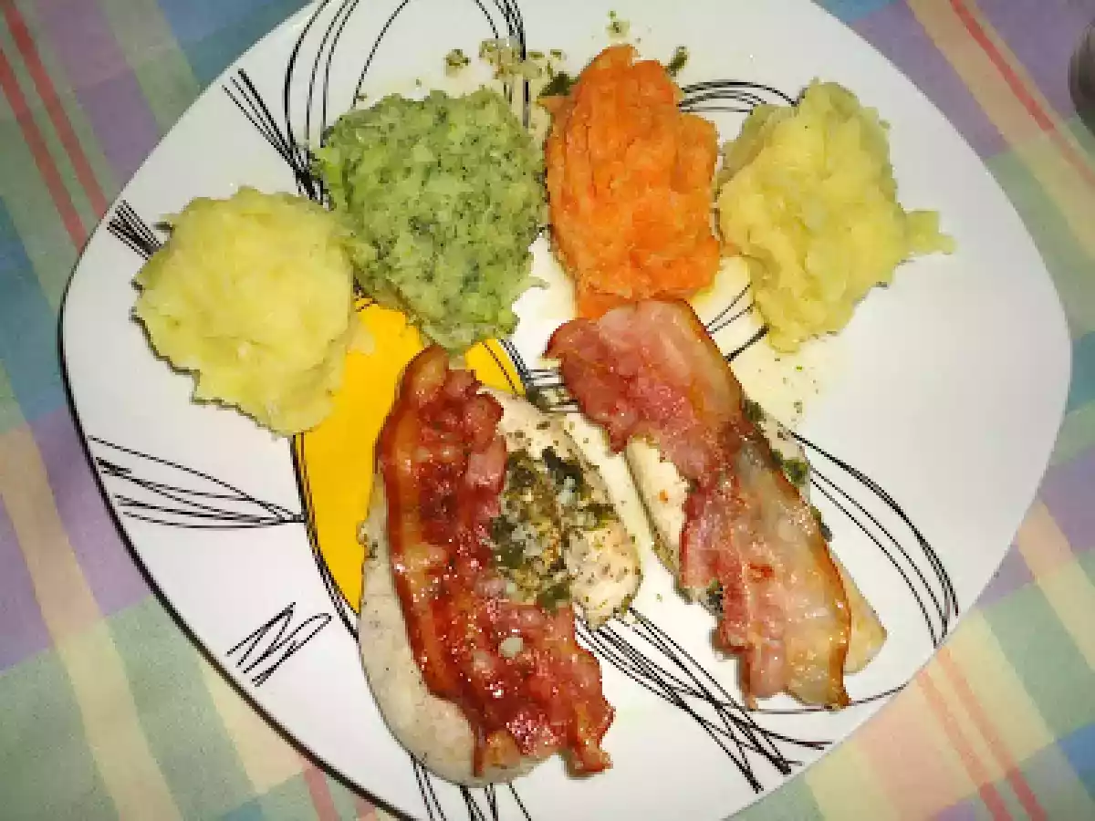 Peitinhos de Frango com Bacon e Puré de Três Cores