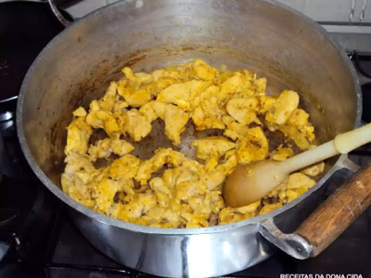 PEITO DE FRANGO COM MOLHO DE CERVEJA, CURCUMA E ERVAS FRESCAS - foto 4