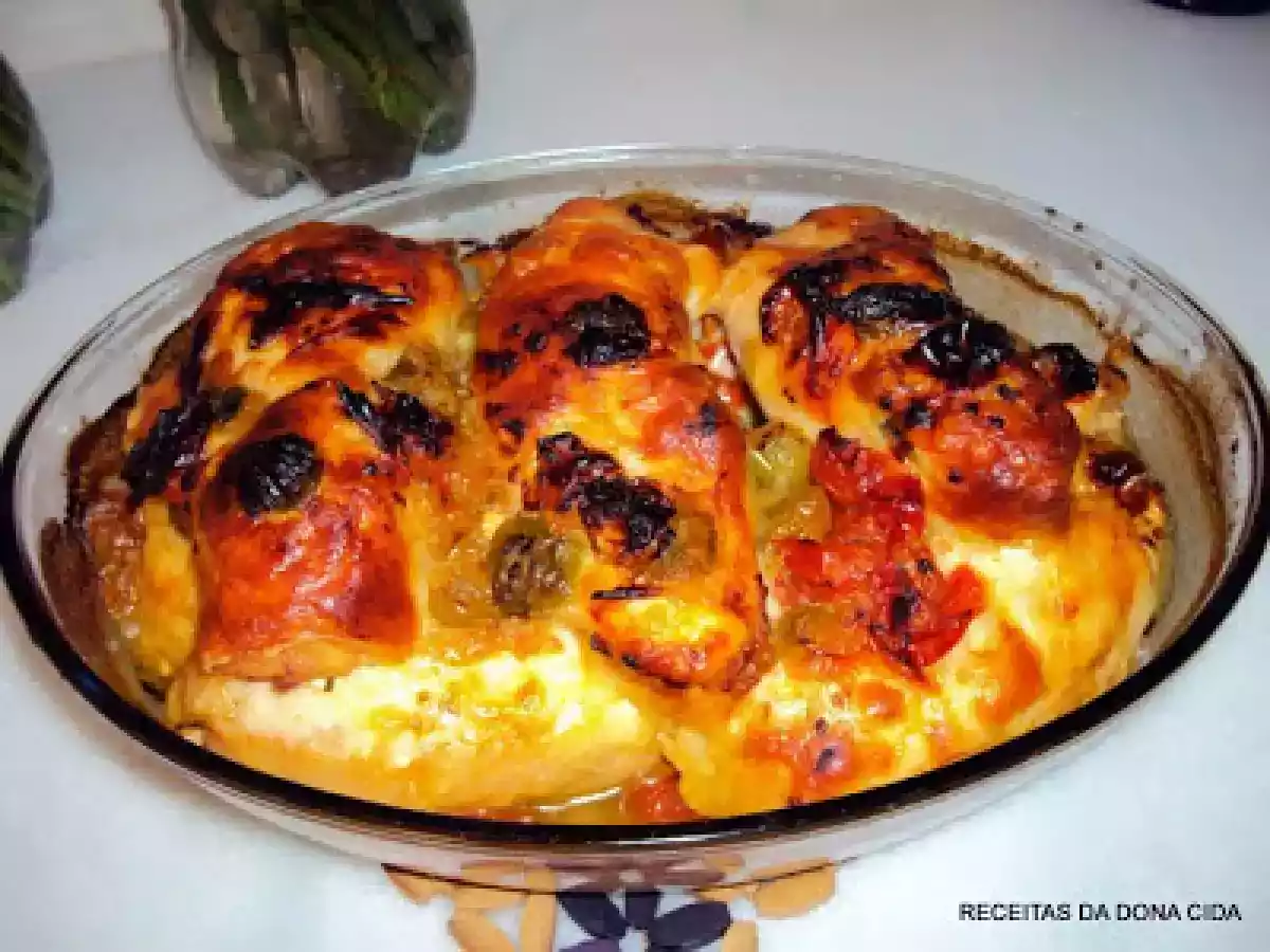 PEITO DE FRANGO RECHEADO COM RICOTA E ORA -PRO-NÓBIS
