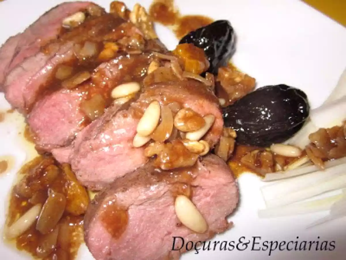 Peito de Pato com Molho de Ostras e Frutos Secos