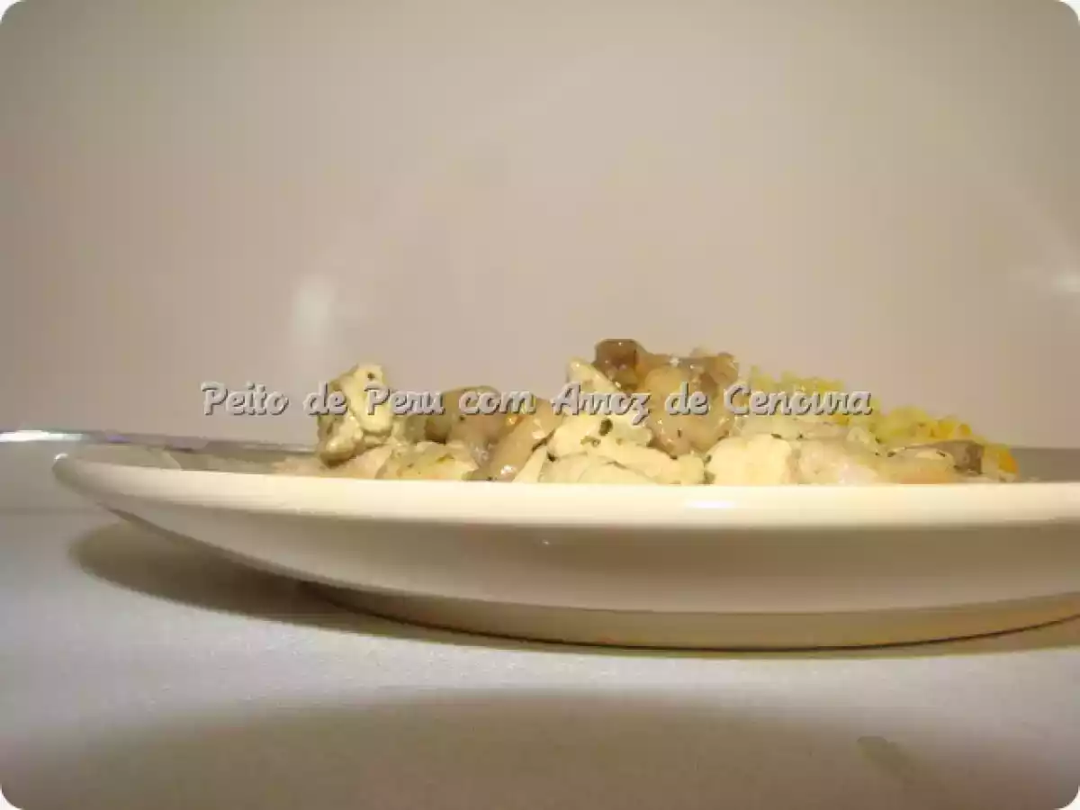 Peito de Peru com Arroz de Cenoura