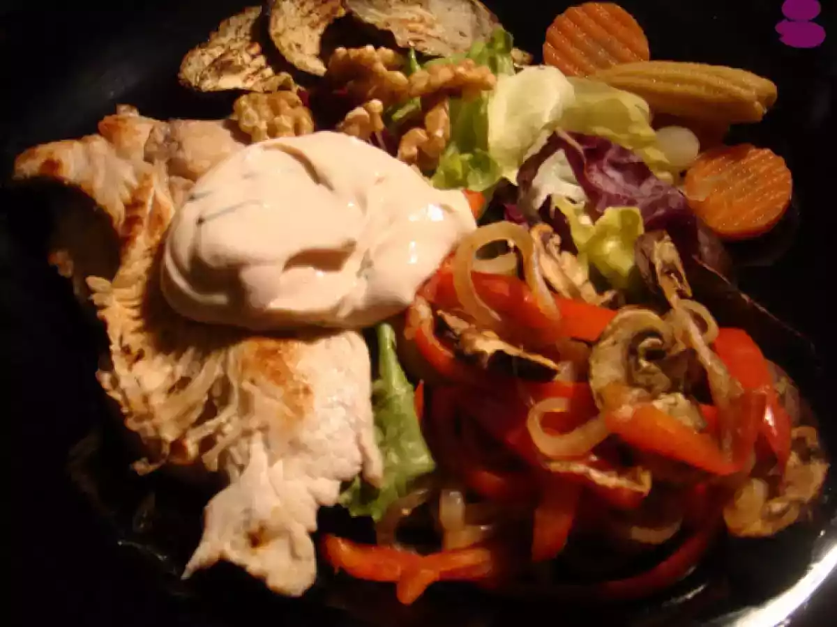 Peito de peru grelhado com legumes grelhado