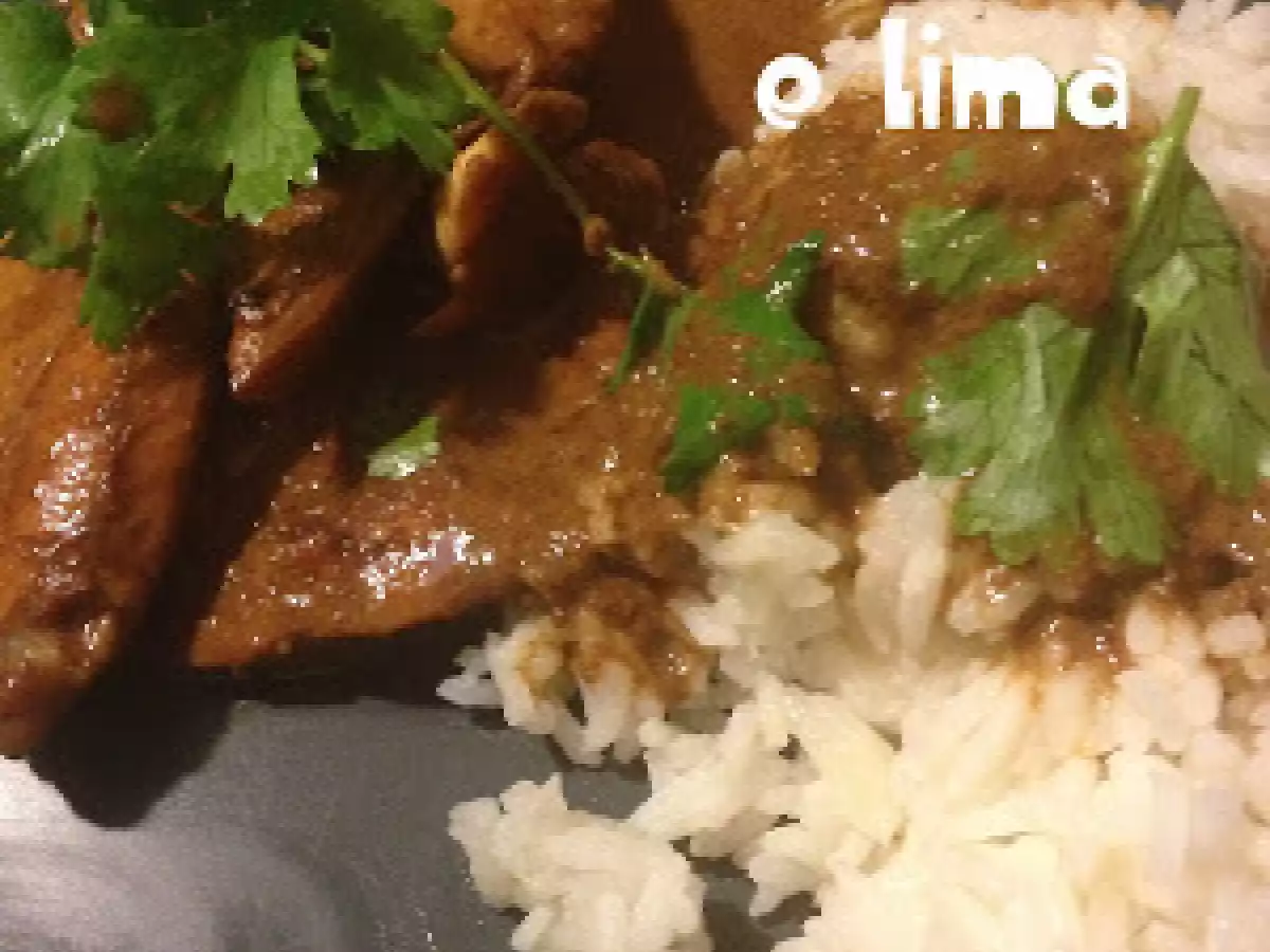 Peitos de frango com leite de côco e lima
