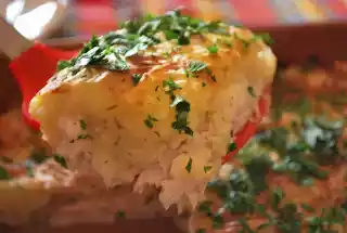 Peixe assado com purê de batata