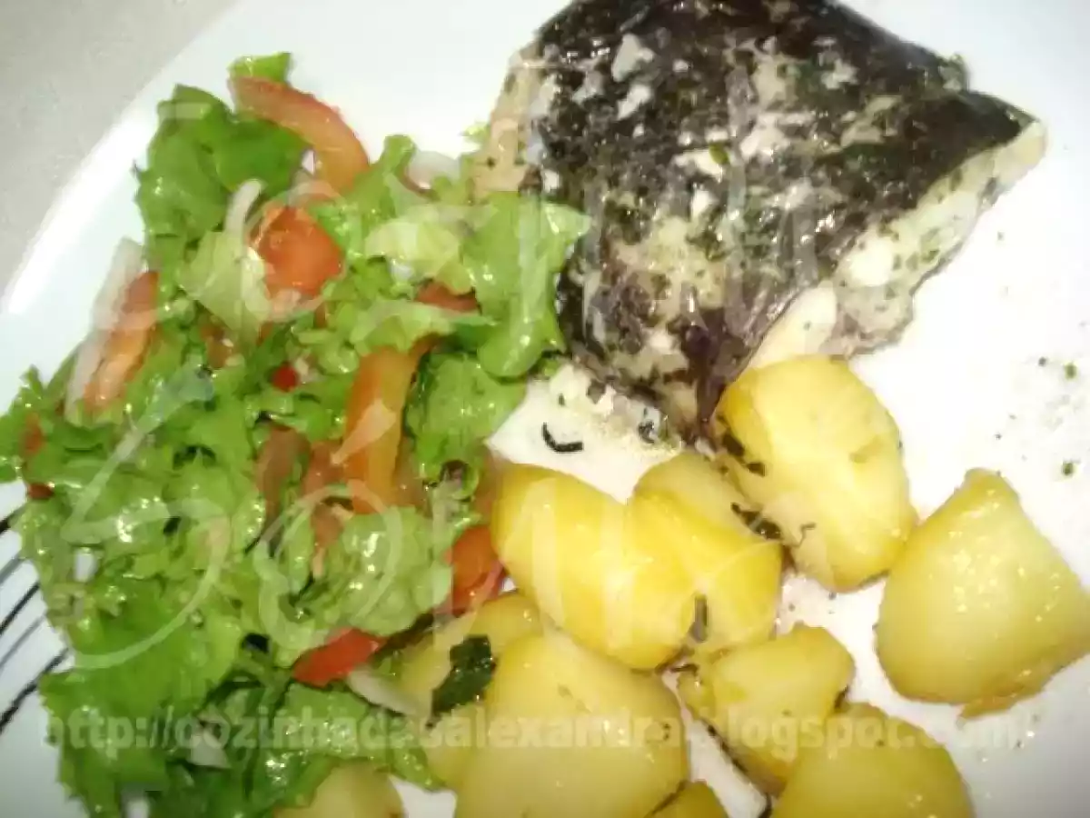 PEIXE ESPADA PRETO E LOMBO DE SALMÃO NO FORNO, ACOMPANHADOS DE BATATA ENSALSADA - foto 6