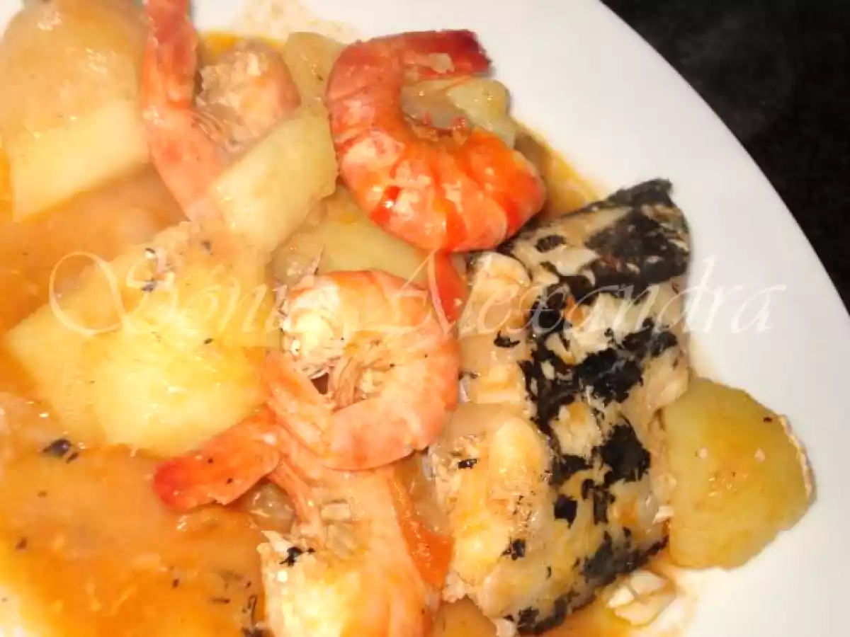 PEIXE ESPADA PRETO NO TACHO COM GAMBAS E BATATAS... - foto 3
