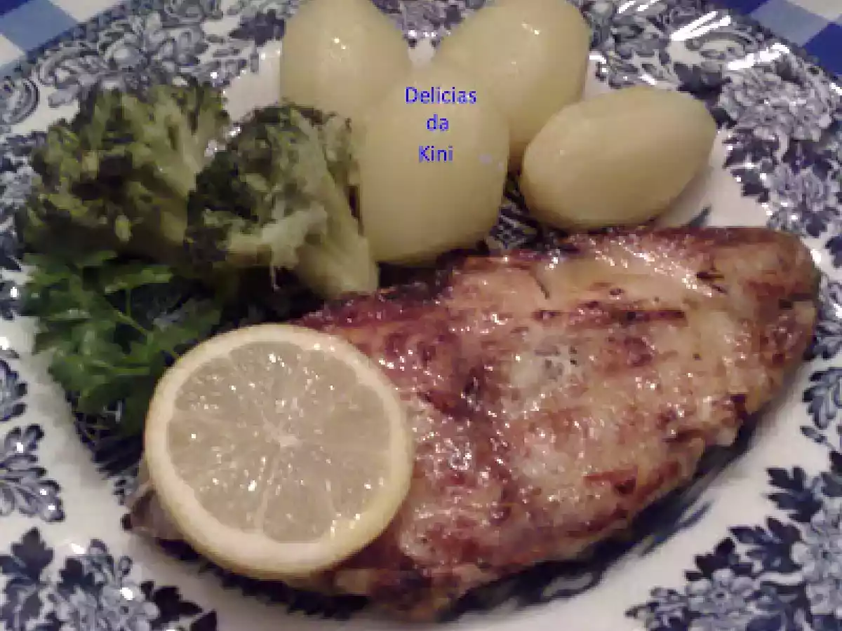 Peixe Grelhado com Molho de Manteiga e Limão