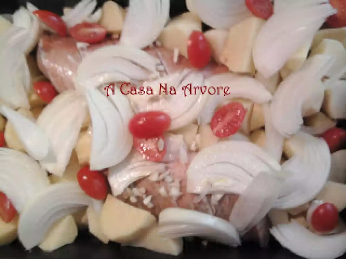 Peixe Vermelho assado com batatinhas