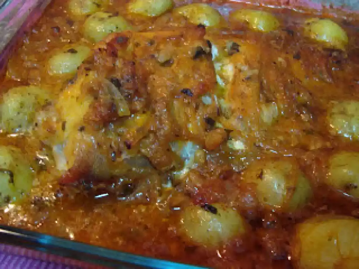 Peixe vermelho assado no forno com batatinhas novas - foto 2