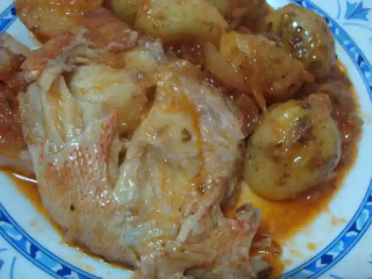Peixe vermelho assado no forno com batatinhas novas - foto 3