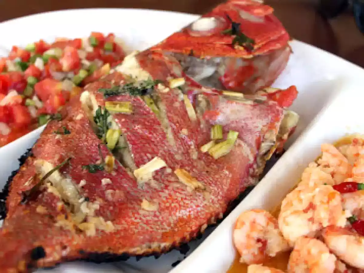 Peixe vermelho na brasa