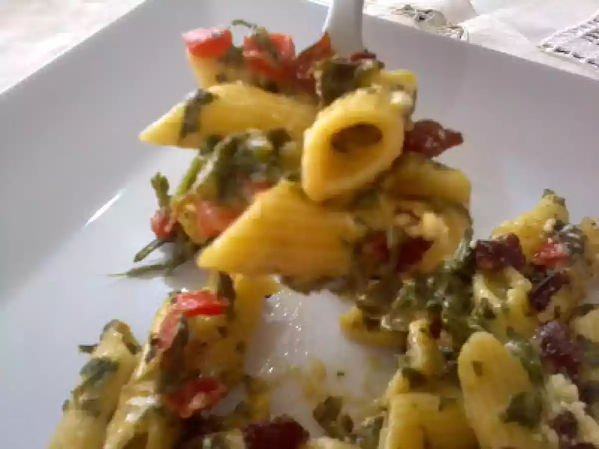 Penne ao Forno com Bacon, Espinafre e Pimentão Vermelho - foto 2