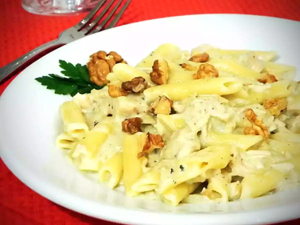 Penne ao Molho de Gorgonzola, Frango e Nozes!
