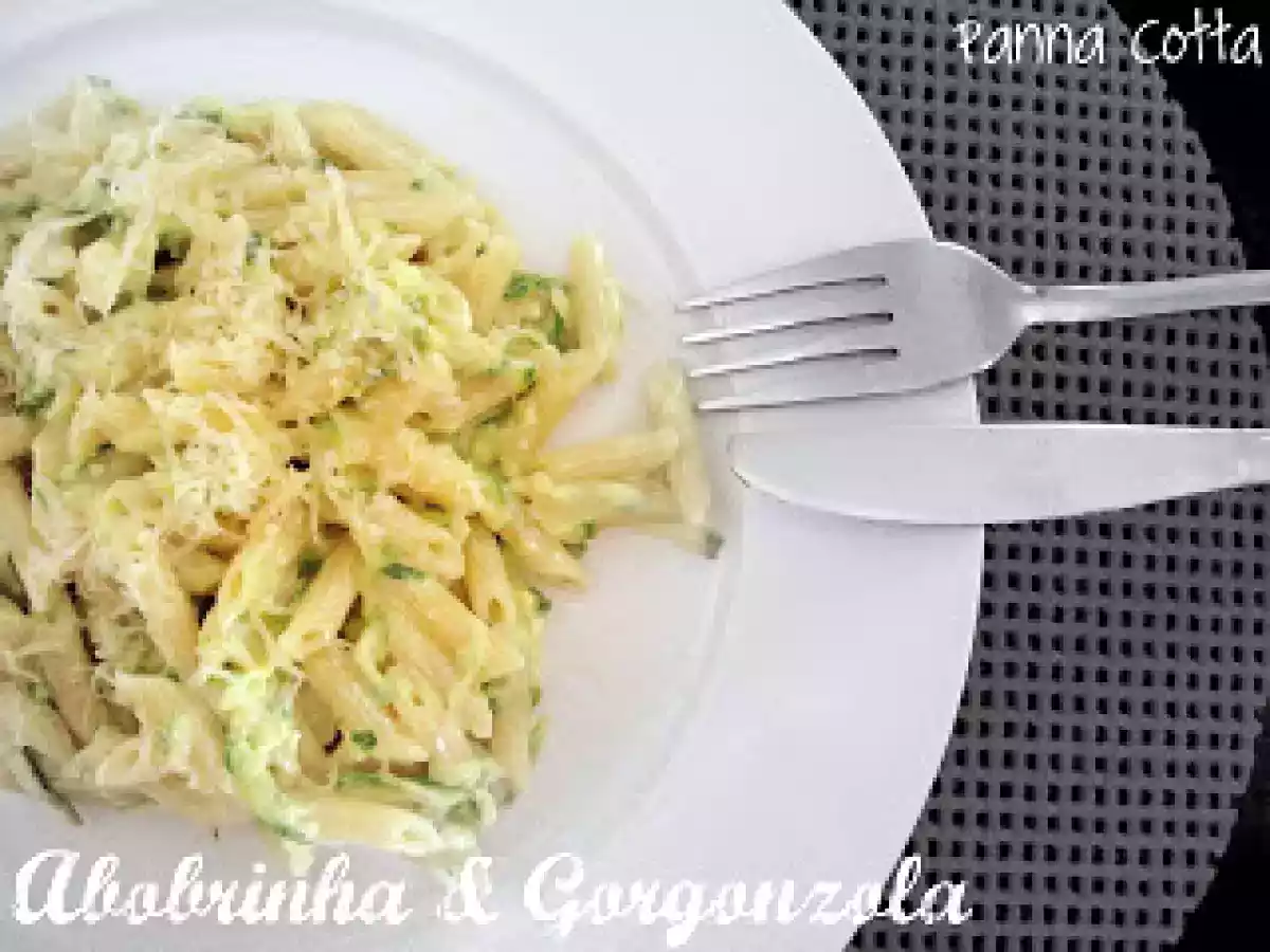 Penne com Abobrinha e Gorgonzola