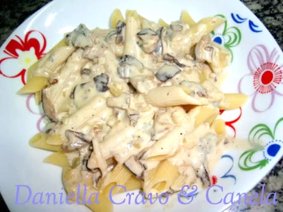 Penne com Gorgonzola e Shitake