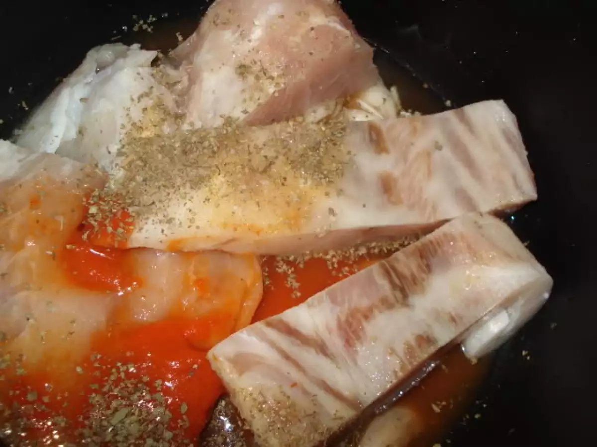 Perca estufada e aromatizada de manjerona, acompanhada de arroz branco... - foto 3