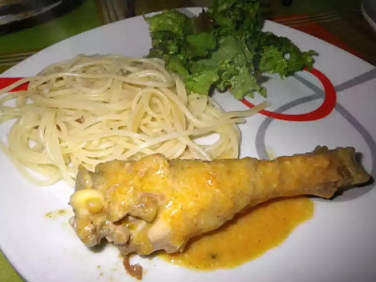 Pernas de frango em molho de paprika e cerveja