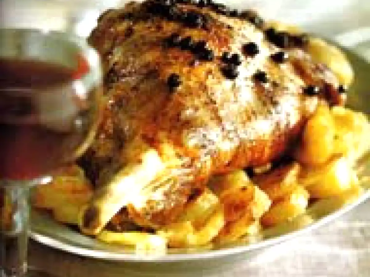Pernil de Carneiro Assado com Zimbro e Batatas ao Creme
