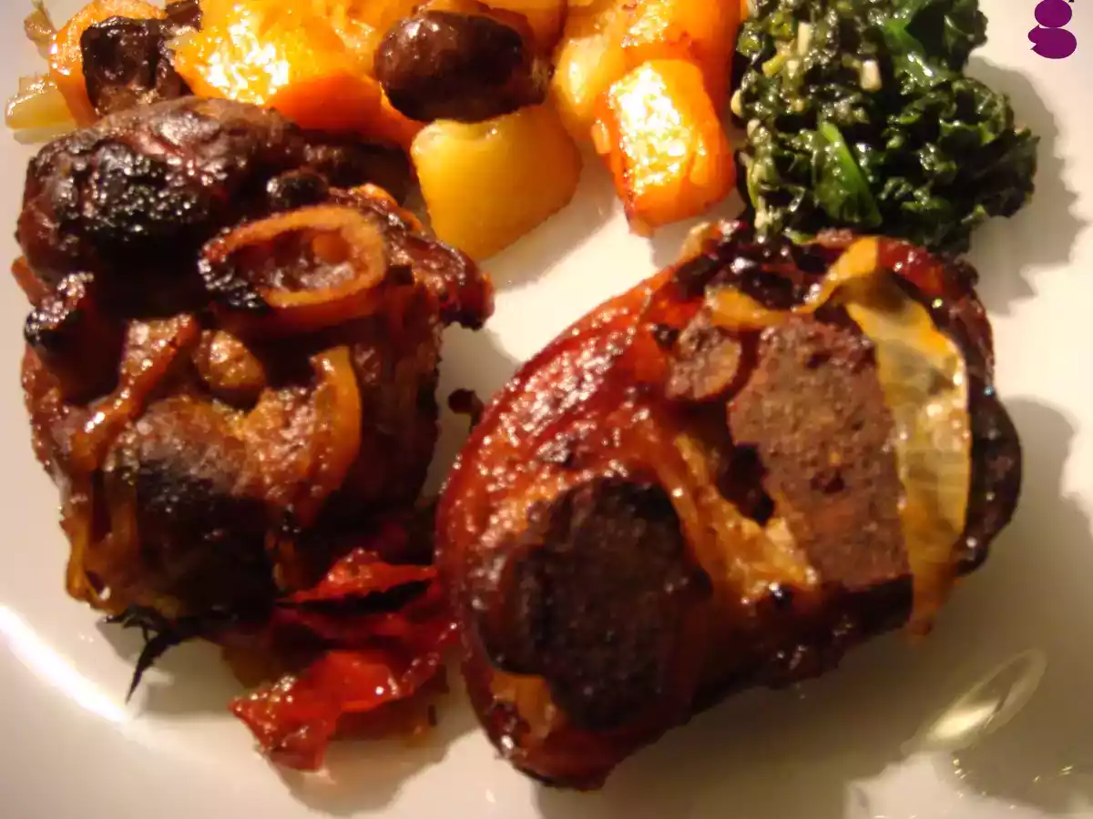 Pernil de Porco com batatas, cogumelos e cenouras