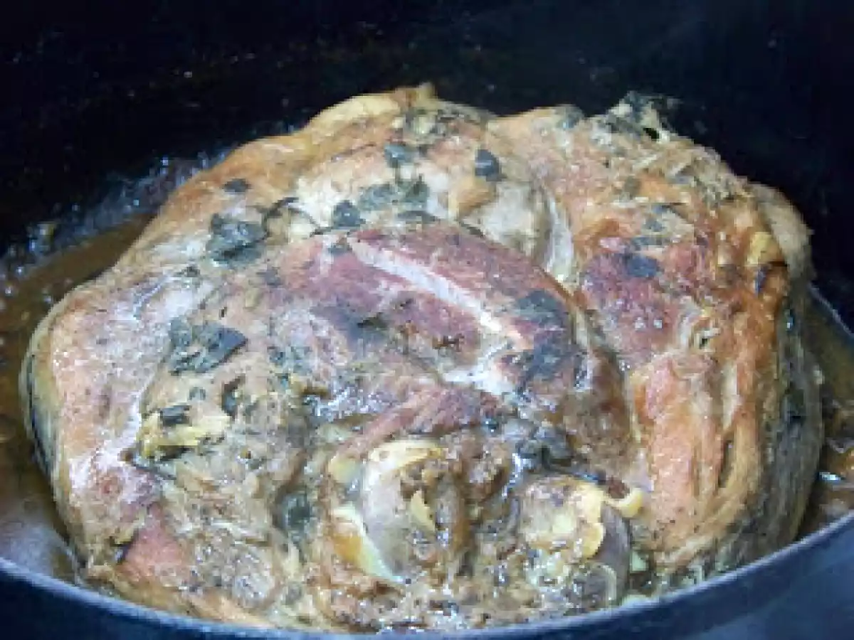 Pernil na Panela de Ferro e Selinho.