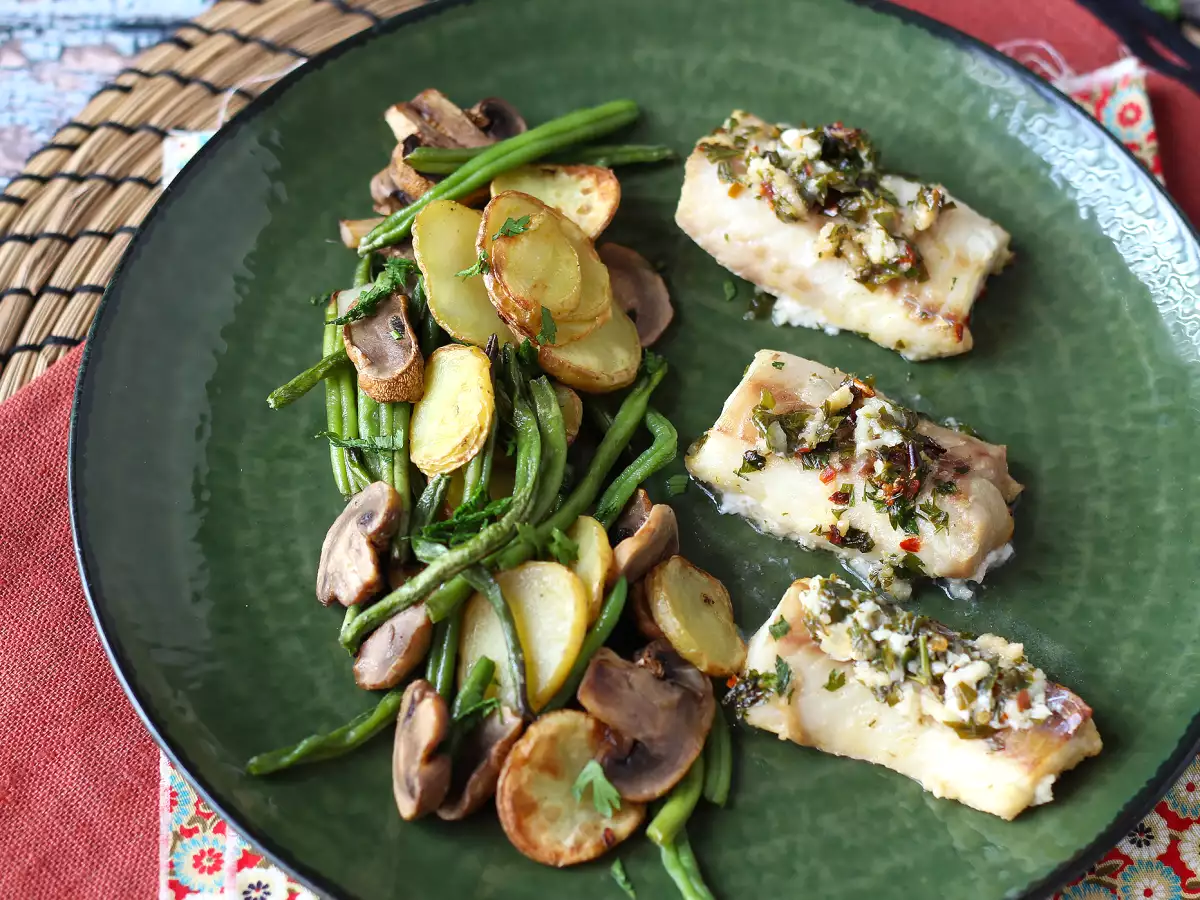 Pescada na Air Fryer com batatas, legumes e molho de vinho branco - foto 2