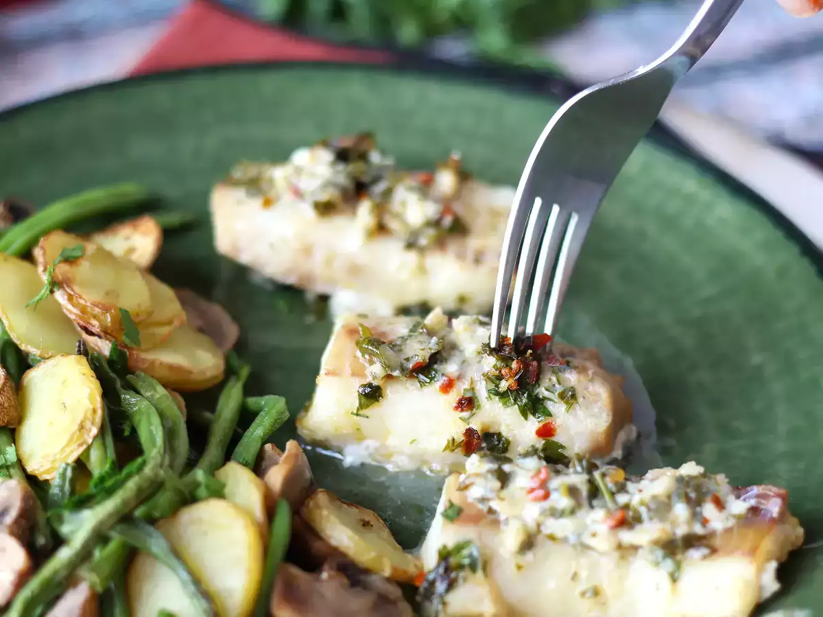 Pescada na Air Fryer com batatas, legumes e molho de vinho branco - foto 5