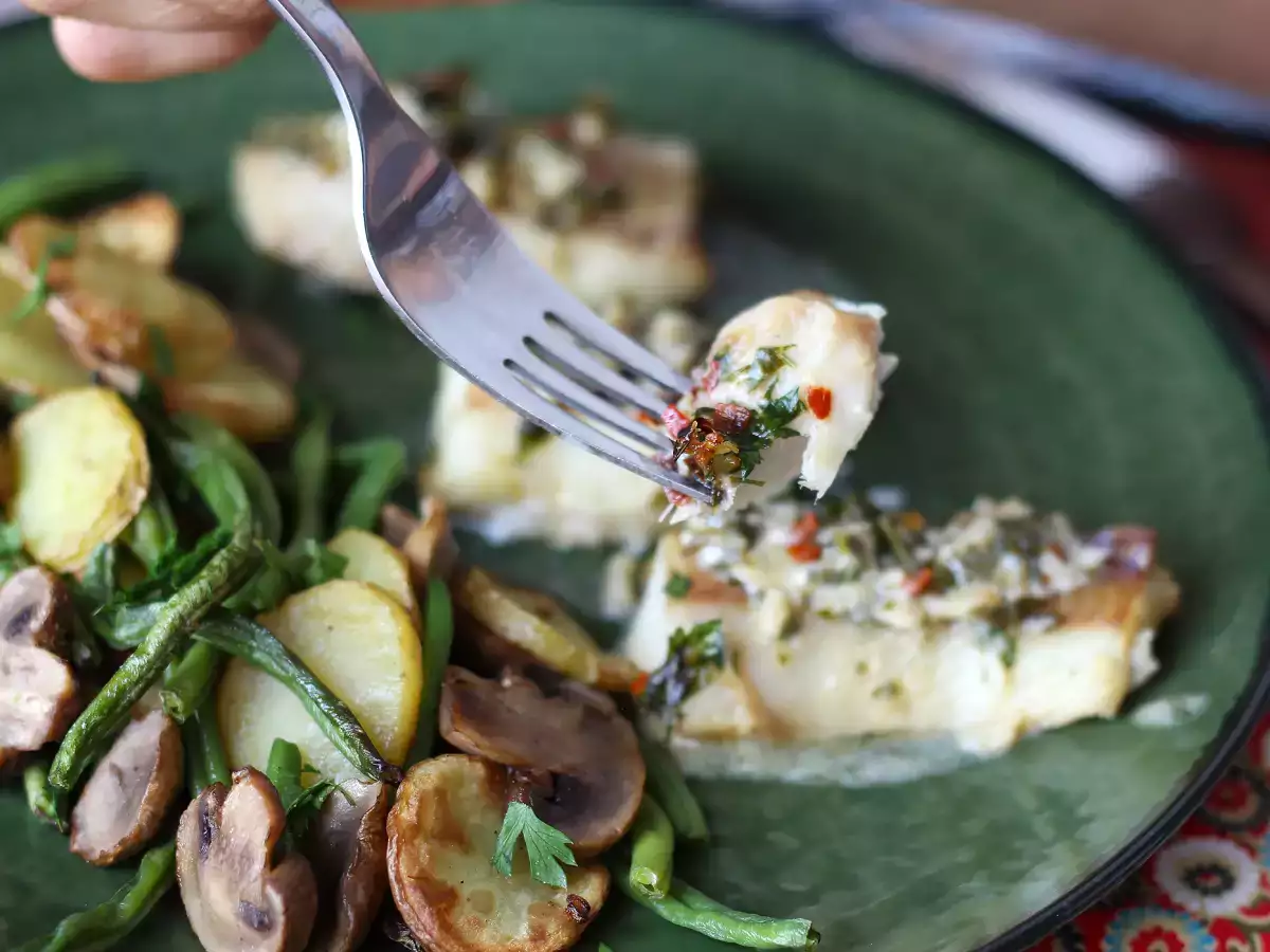Pescada na Air Fryer com batatas, legumes e molho de vinho branco - foto 6