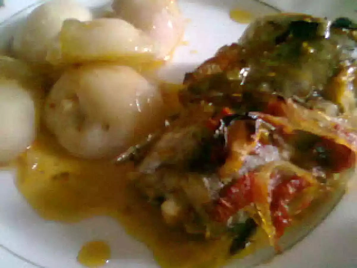 Pescada no forno com batata à racha