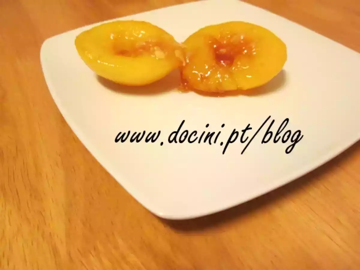 Pêssegos em Calda com Caramelo - foto 2