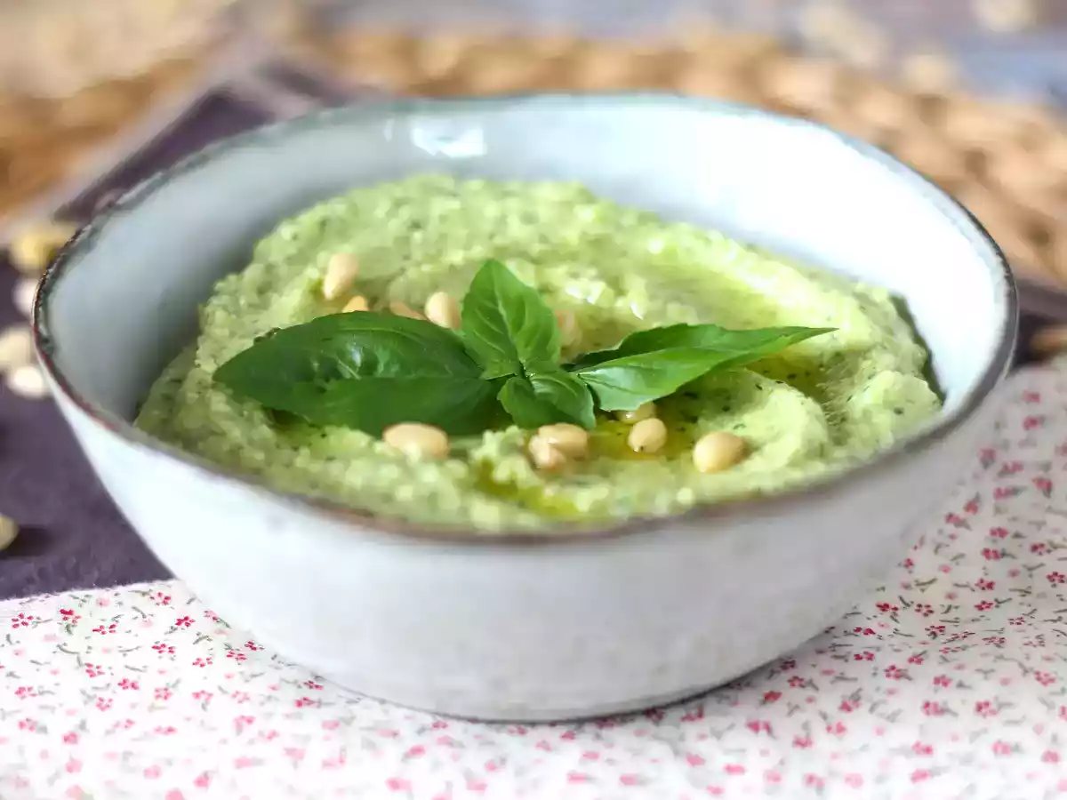 Pesto de curgetes (abobrinha), o molho saudável e sem cozedura (cozimento) - foto 3