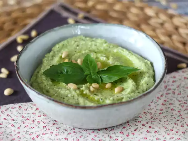 Receita Pesto de curgetes (abobrinha), o molho saudável e sem cozedura (cozimento)