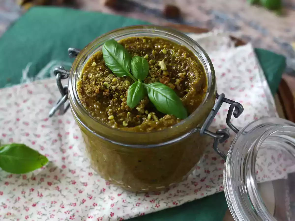 Pesto de pistaches, um molho fácil e saboroso
