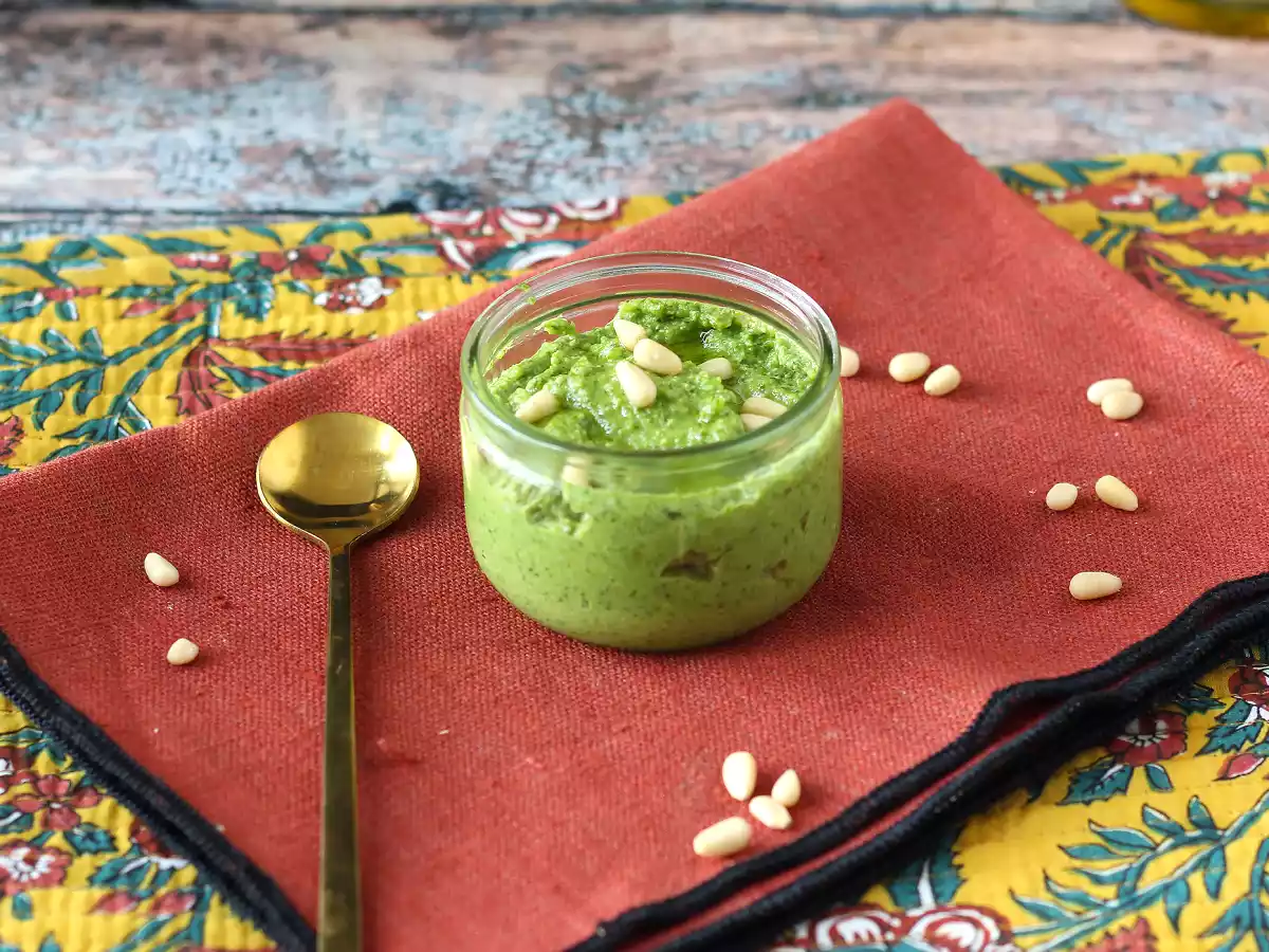 Pesto de rúcula fresco e cremoso em 5 minutos - foto 2