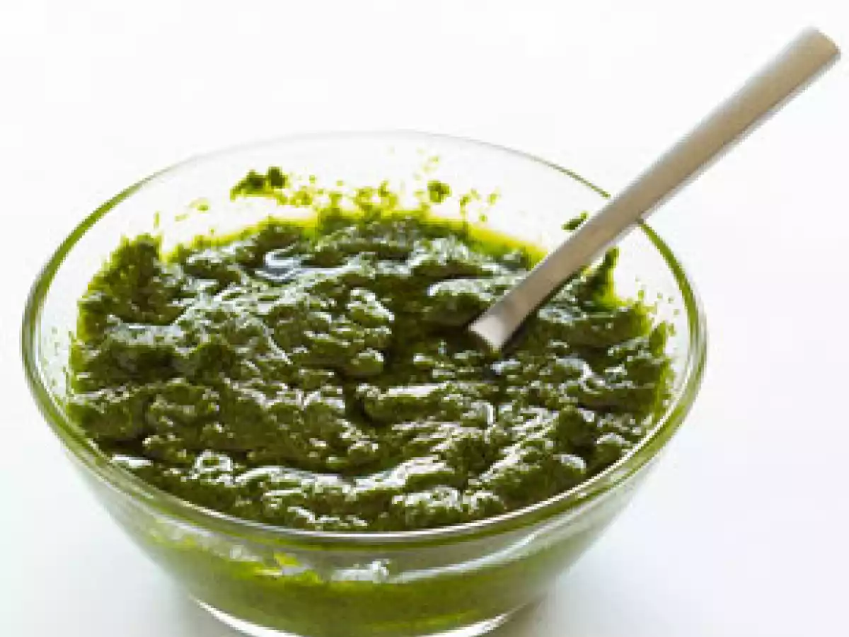 PESTO DE SALSINHA COM SEMENTES DE ABÓBORA