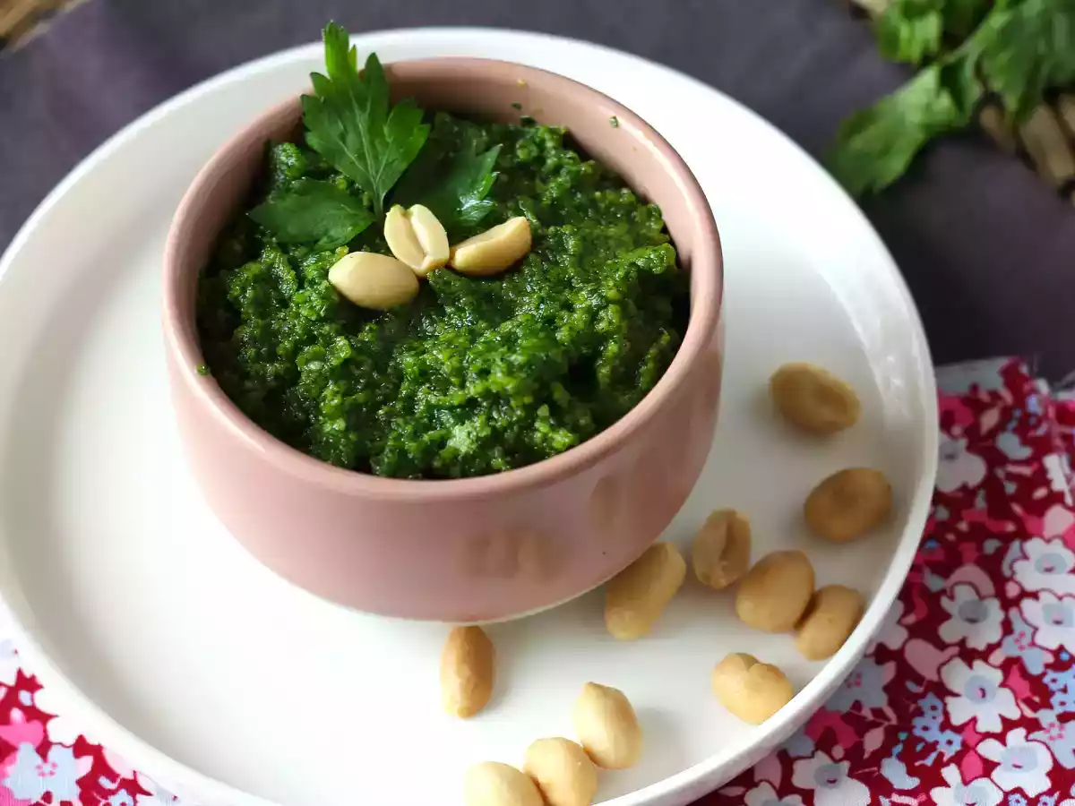 Pesto de salsinha e amendoim, a mistura que deu certo! - foto 2