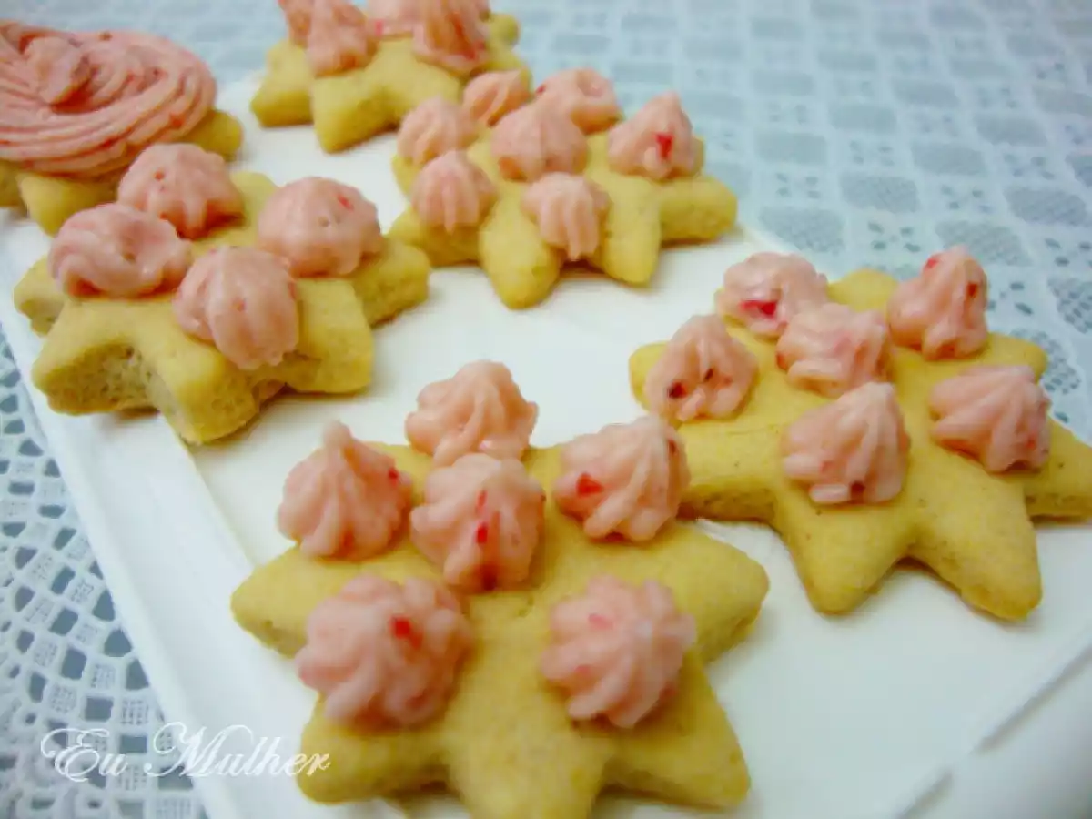 PETIT FOURS COM MANTEIGA DE MORANGO - foto 2