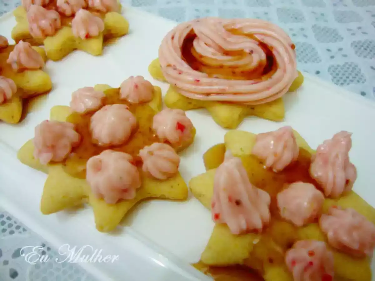 PETIT FOURS COM MANTEIGA DE MORANGO - foto 4
