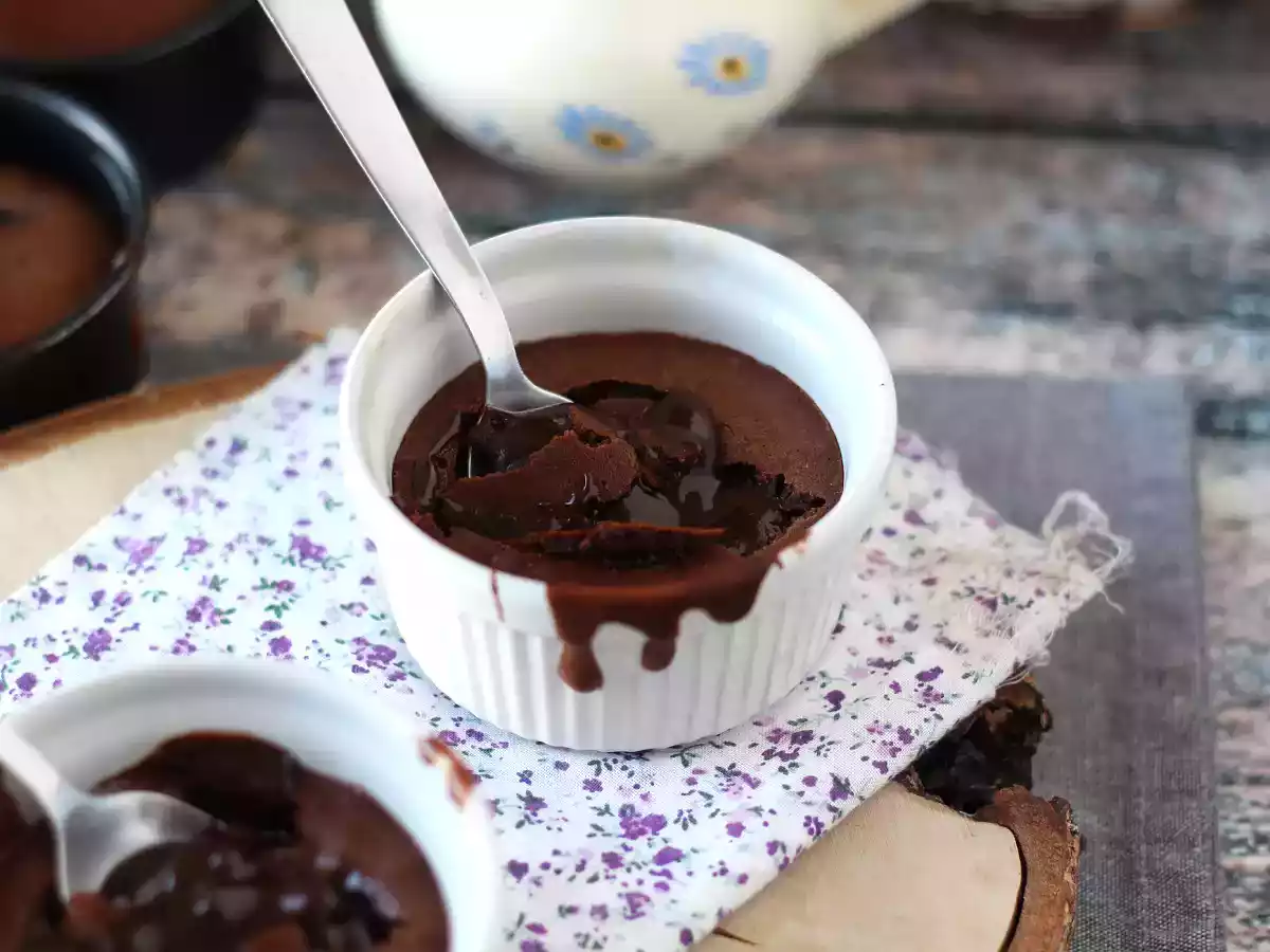 Petit gâteau de chocolate na Air Fryer!