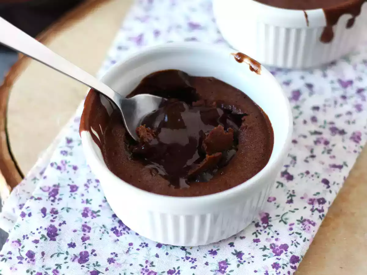 Petit gâteau de chocolate na Air Fryer! - foto 7