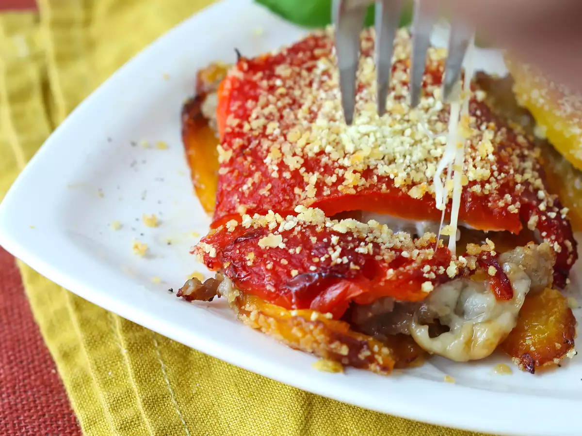 Pimentões Recheados na Air Fryer com Salsicha Fresca e Queijo Gratinado - foto 5