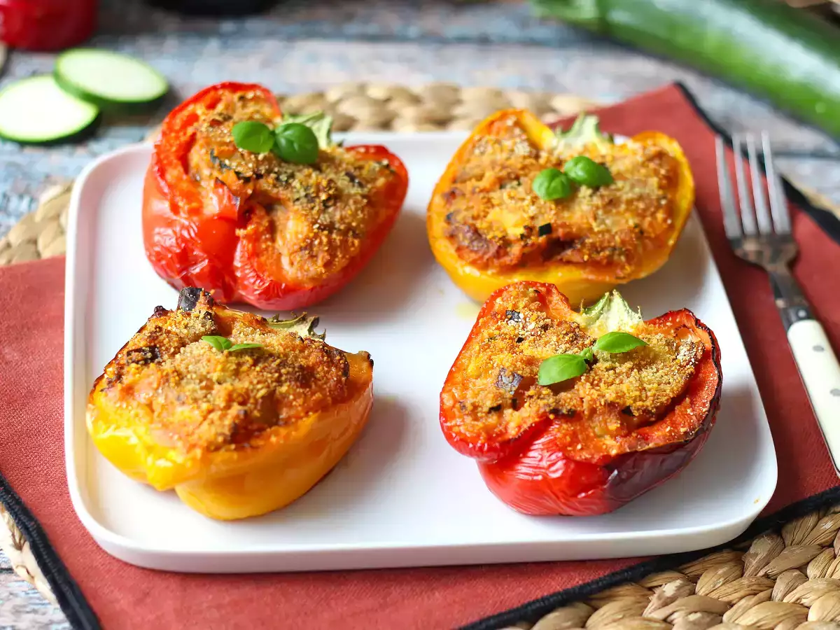 Pimentões recheados vegetarianos com mussarela e legumes - foto 3