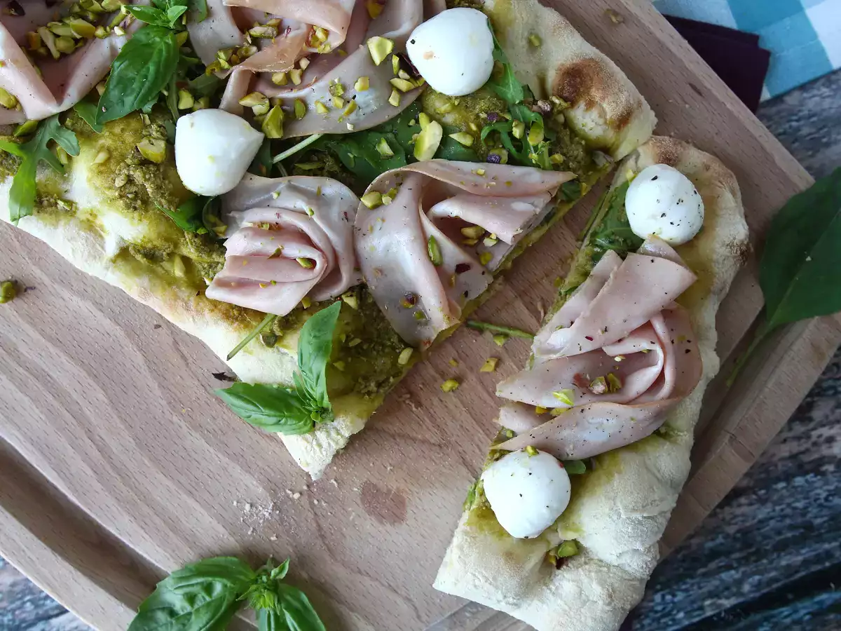 Pinsa com pesto e mortadela, pronta em 10 minutos! - foto 8