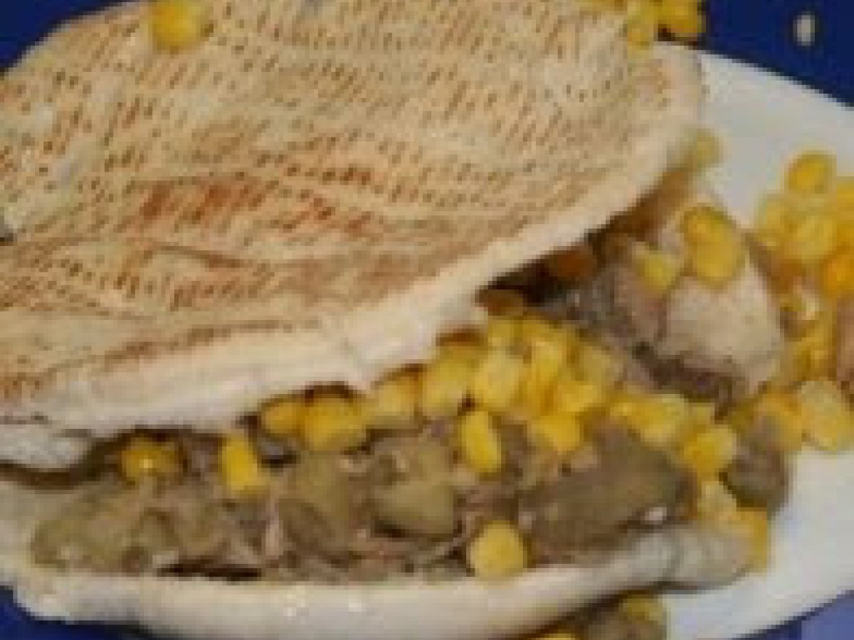 Pita com Atum e Milho