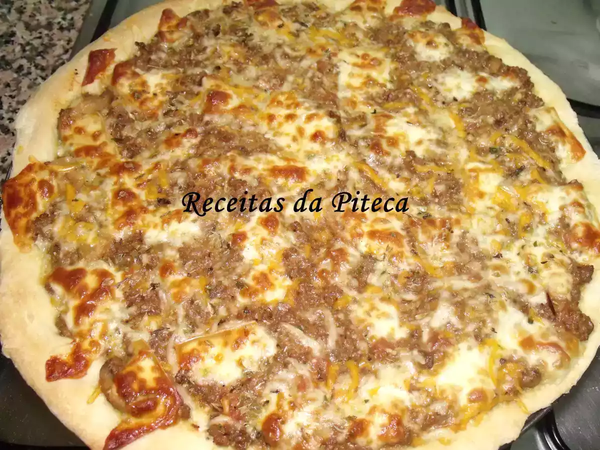 Pizza bolonhesa